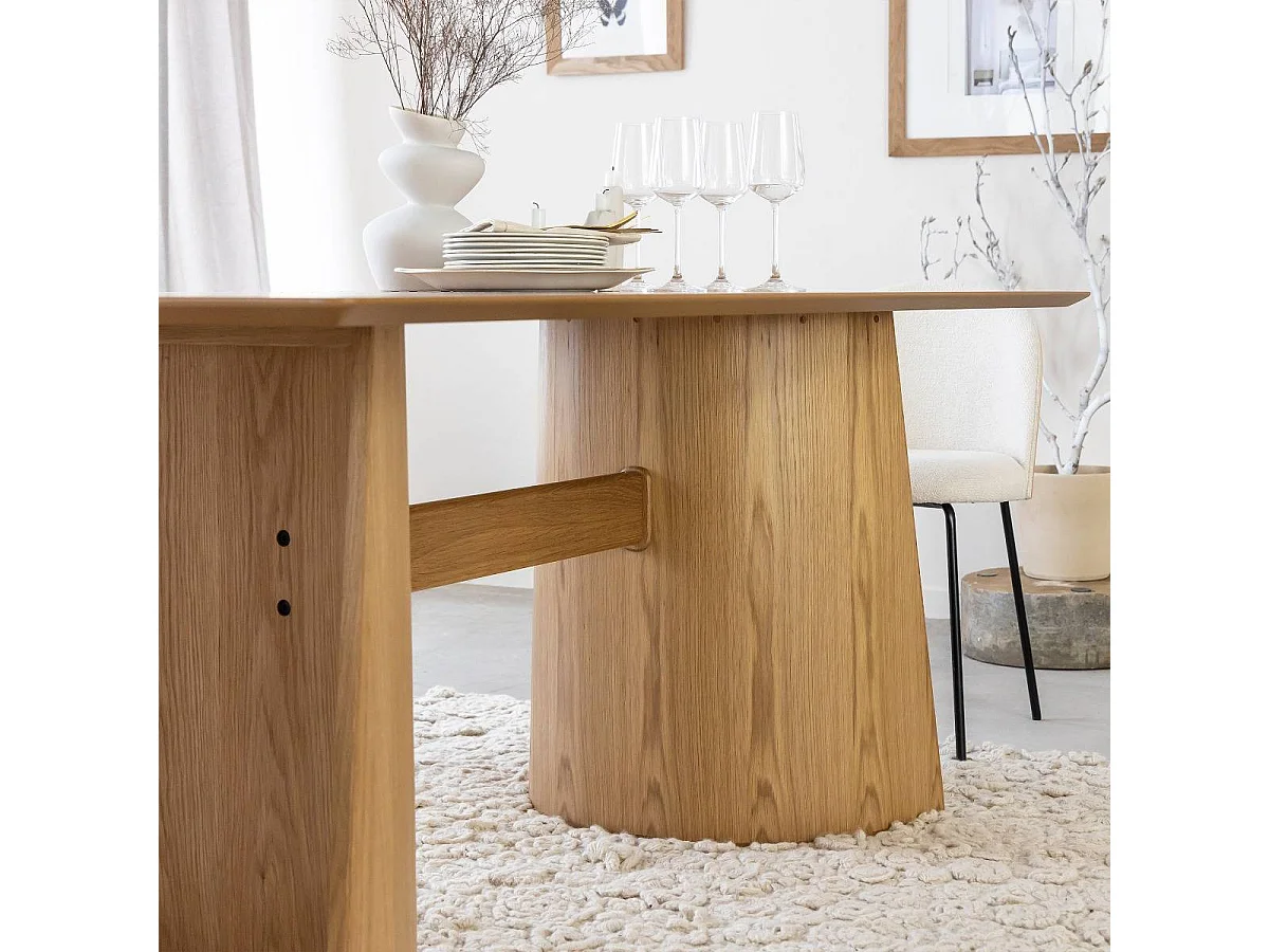 Table à manger en bois de chêne Almaric