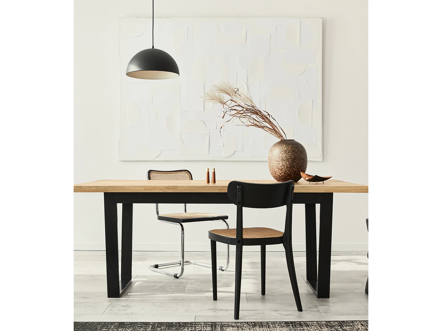 Mesa de comedor de 75x140x80 cm con sobre de madera maciza con patas negras Barcelona