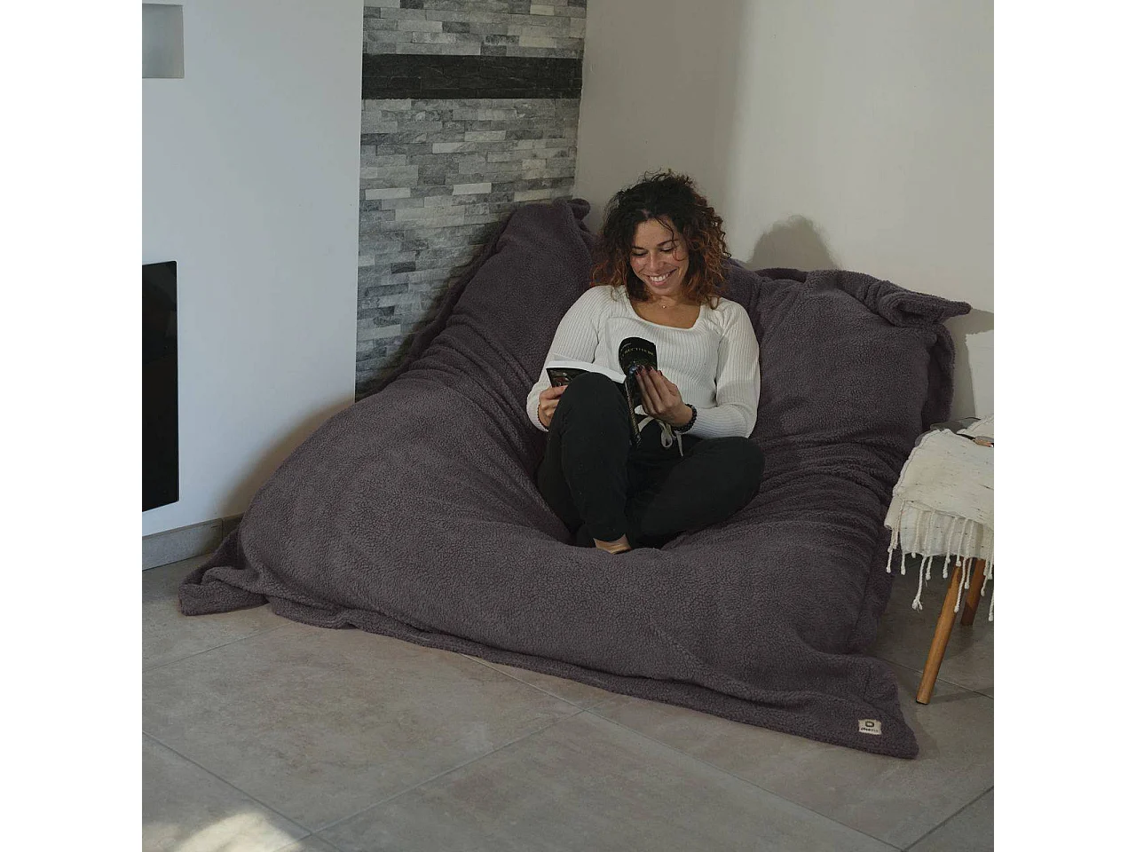 Pouf Intérieur XXL Housse Sherpa (Effet Mouton)  Garnissage en flocon de mousse 190x155cm - Gris argent