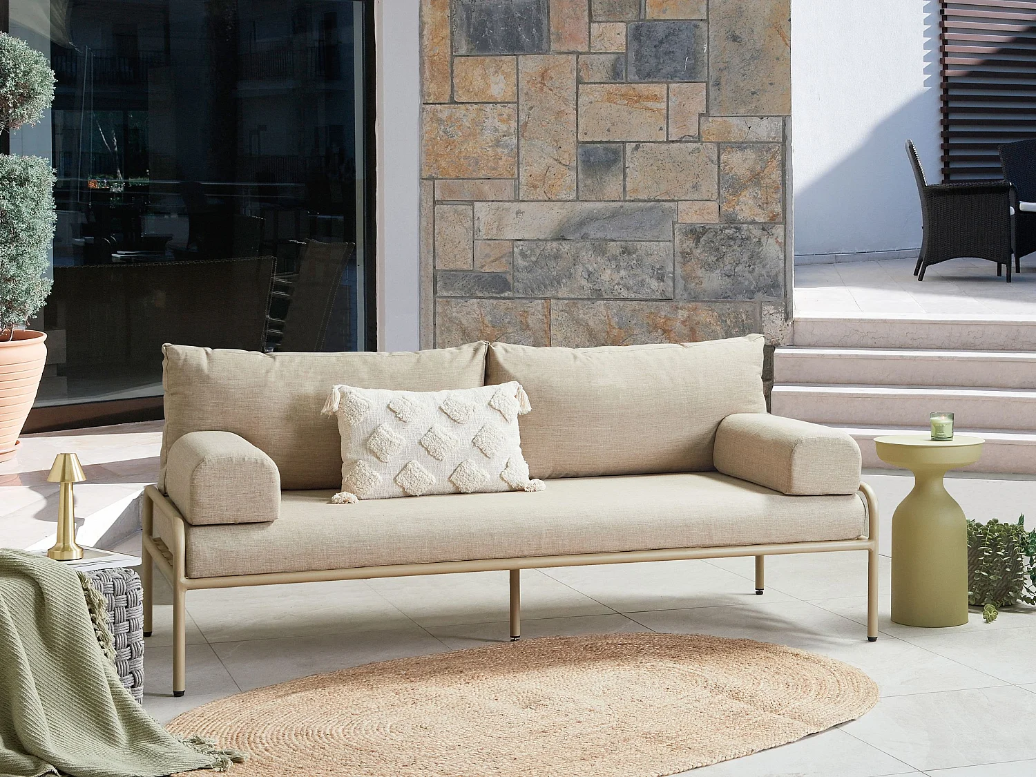 Gartensofa Aluminium beige 2-Sitzer mit Kissen wasserabweisend modern Solofra