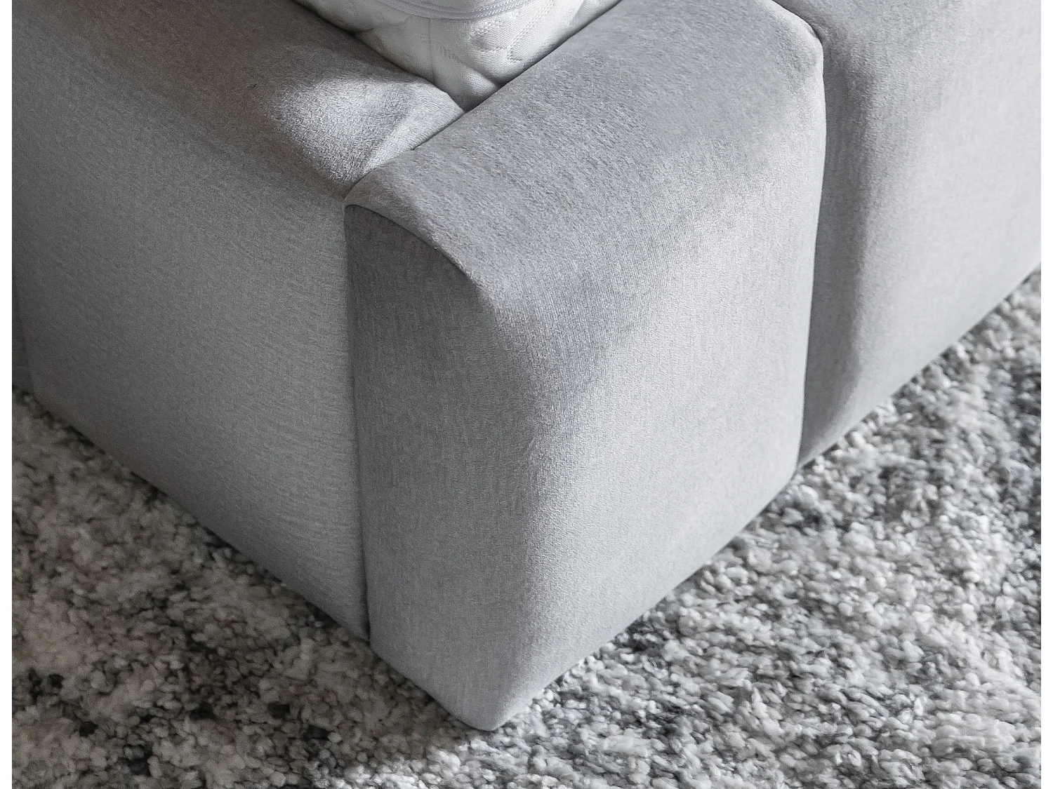 Designbed met Luto fluwelen gestoffeerde box-Kleur Lichtgrijs-Slapen 180x200cm