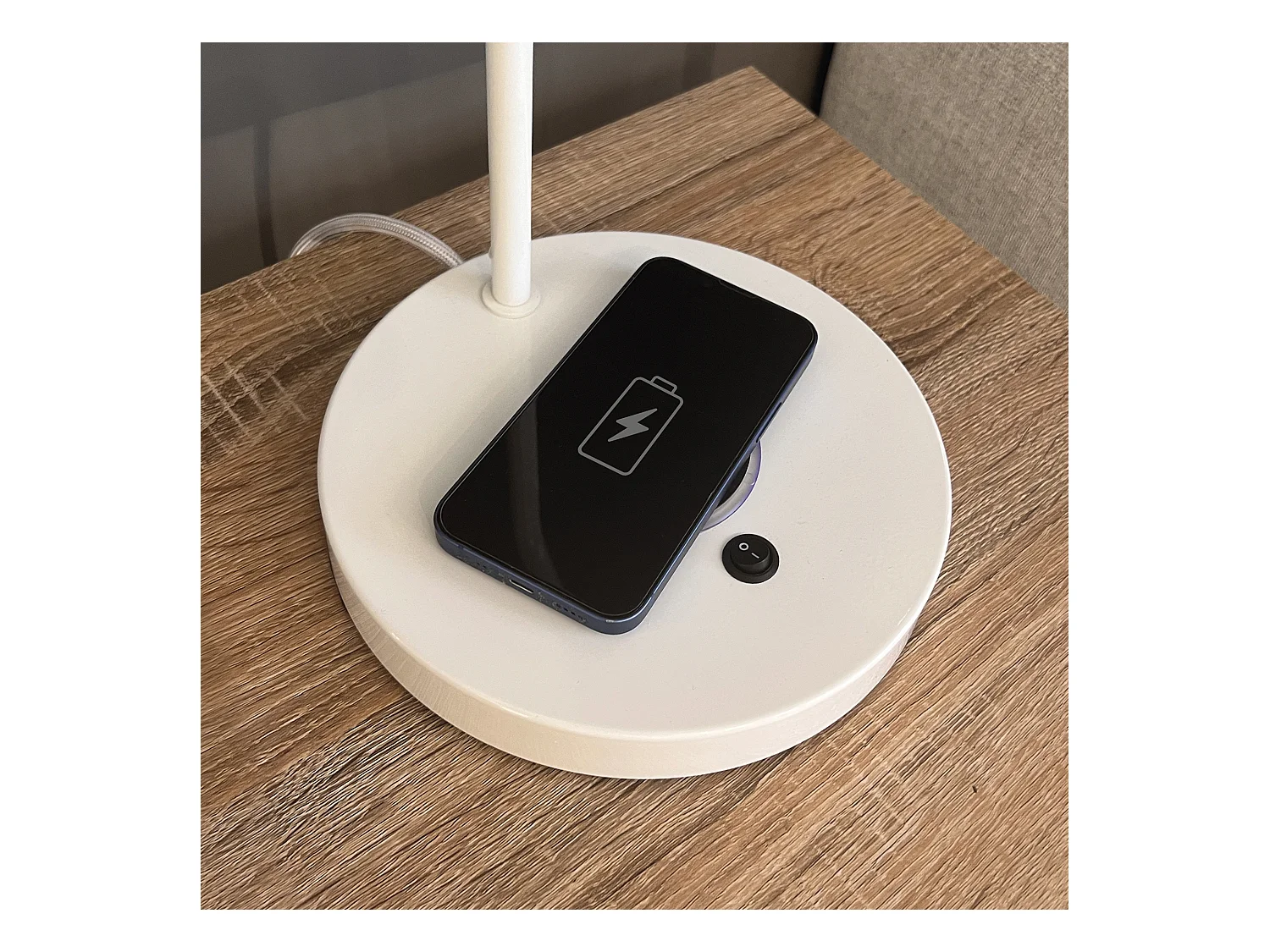 Moderne Tischleuchte für den Innenbereich NEMO – H44 cm – Stahl und Kunststoff – an/aus – 1,5 Meter Kabel – Ladebasis – IP20 – E27 40 W – Weiß und Weiß