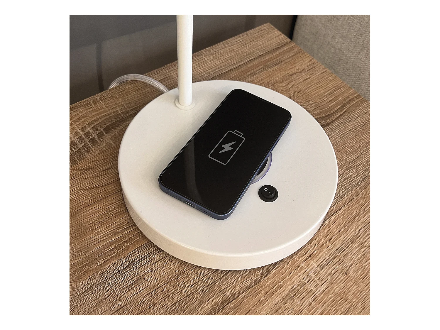 VALAN tafellamp klassieke en moderne stijl - Hoogte 35 cm - E27 60W - IP20 - 350º - oplaadbasis - 1,5 meter kabel - aan&uit - staal en hout - wit