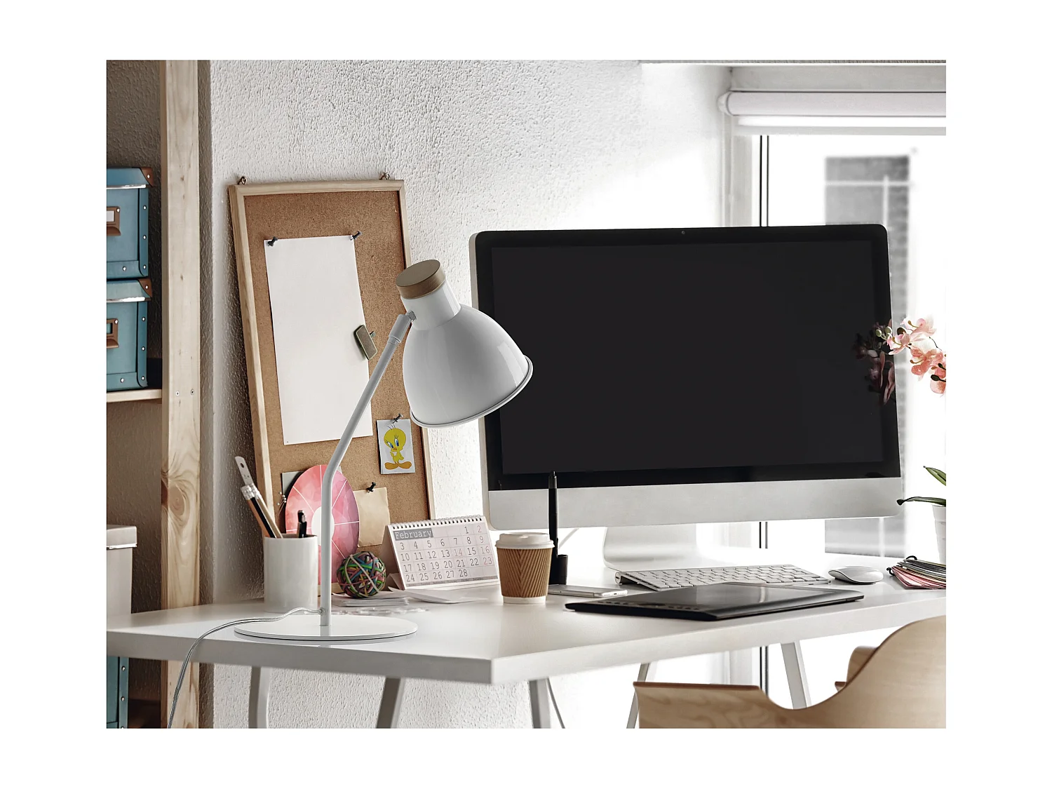 Lampe de table Valan classique-h35cm-e27 60w-ip20-350º-charge-on&off-acier,bois-blanc