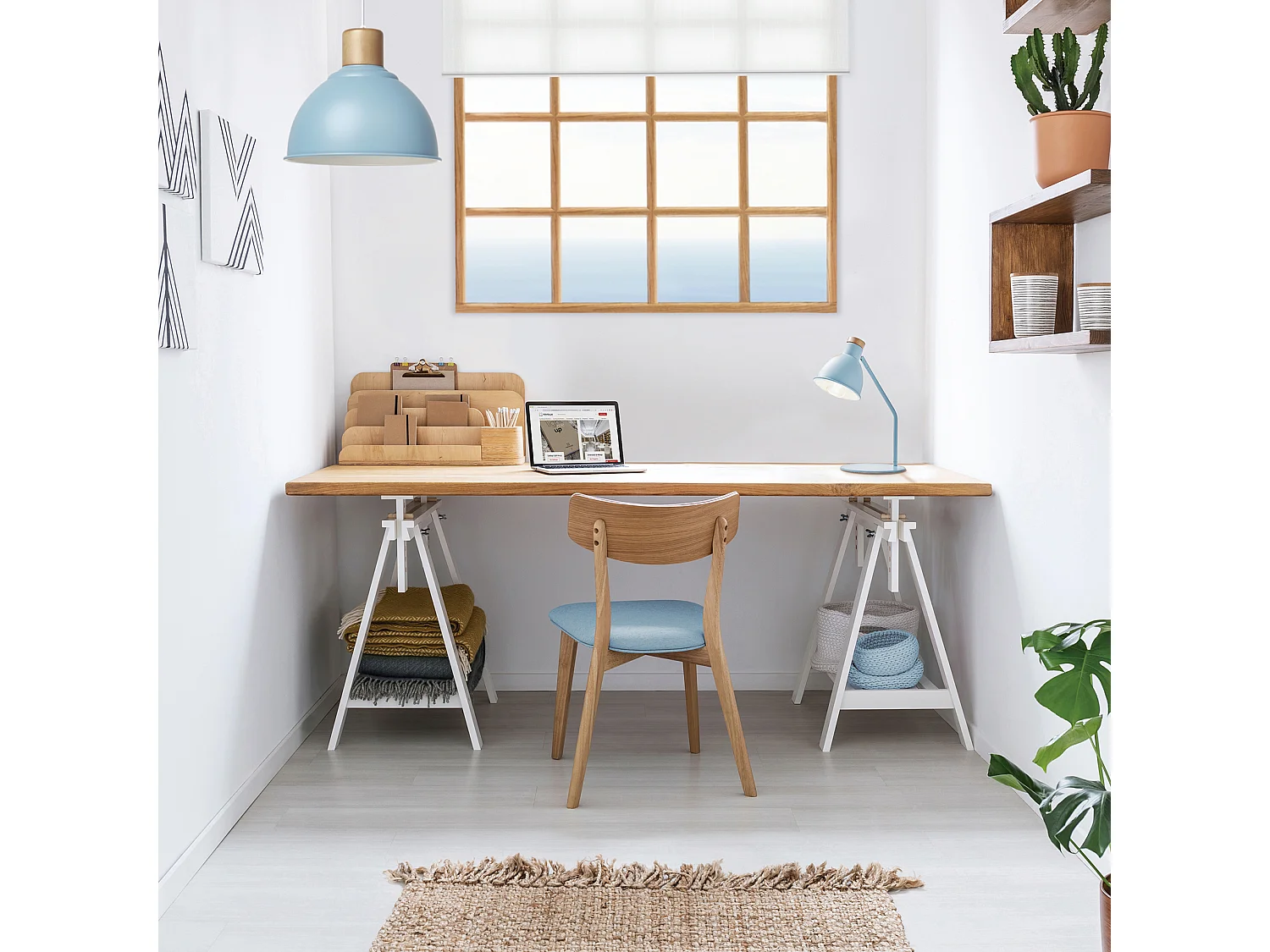 VALAN Tischlampe im klassischen und modernen Stil – Höhe 35 cm – E27 60 W – IP20 – 350 ° – Ladebasis – 1,5 Meter Kabel – an/aus – Stahl und Holz – Mokka