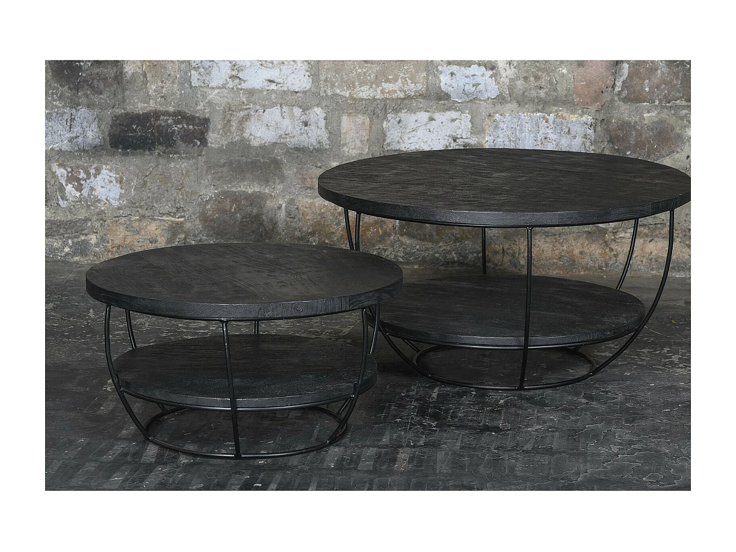 LUZ-Table basse D85 cm en bois massif noir