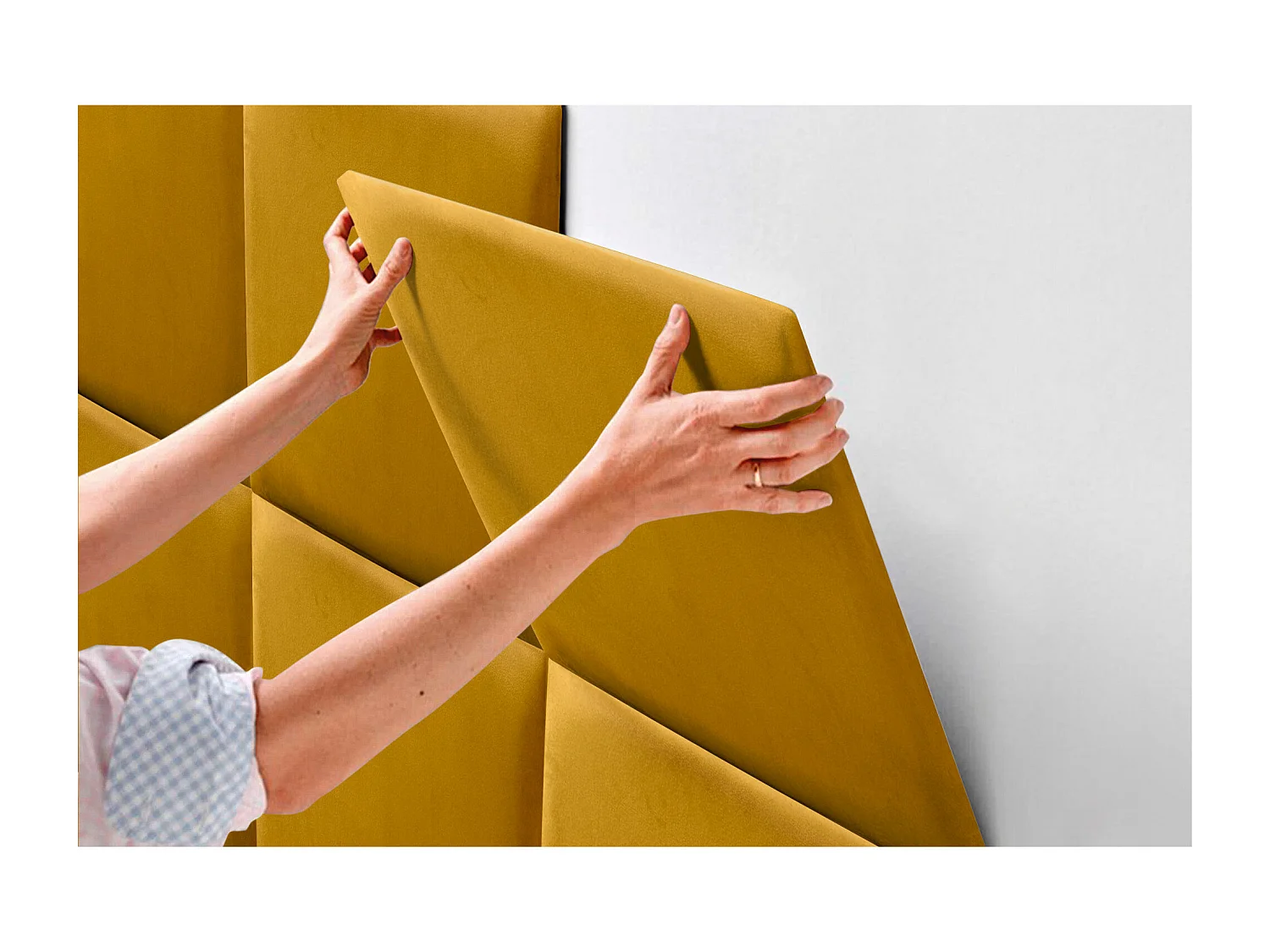 DHOME Testiera imbottita in velluto premium composta da pannelli autoadesivi intercambiabili Camera da letto di lusso (Senape, 135 cm)