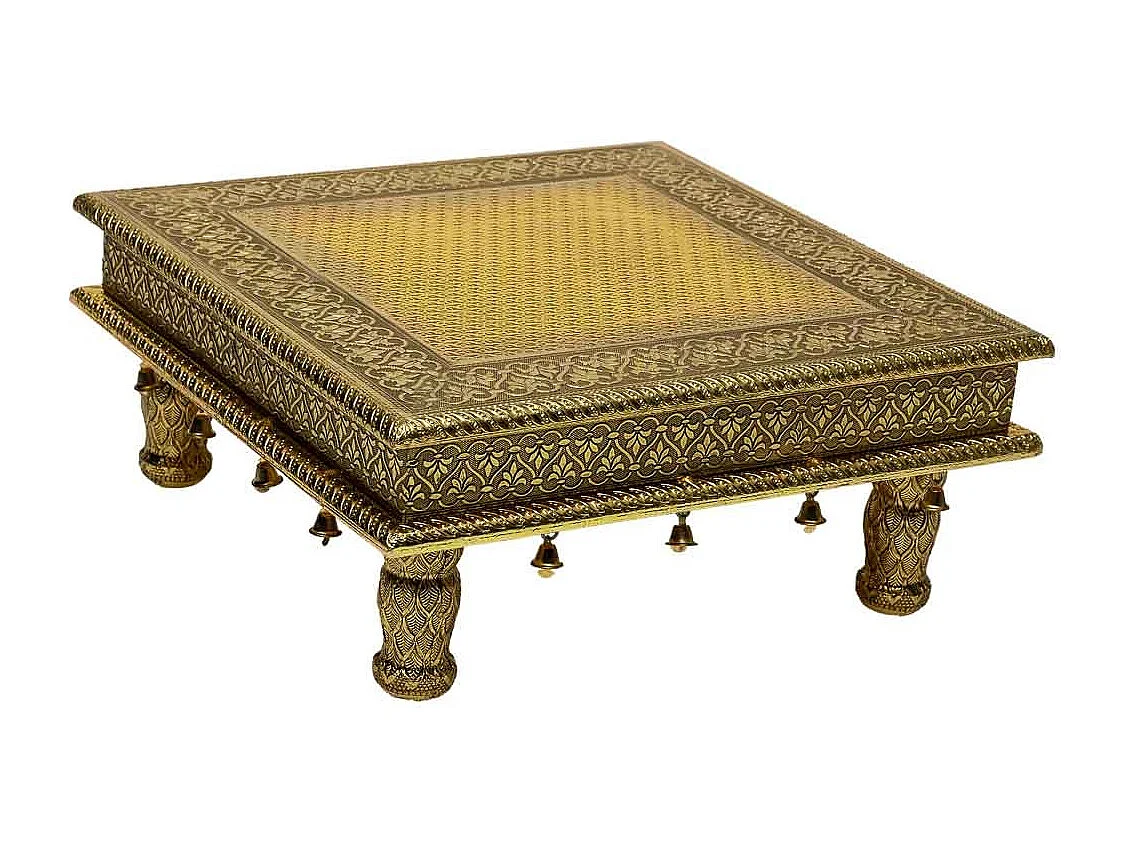 Mesa lateral de metal com relevo dourado 38x38x12