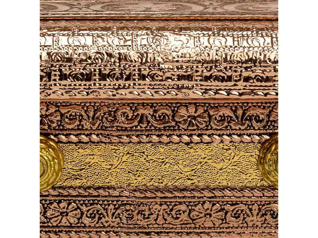 Kupferfarbener Beistelltisch aus geprÃ¤gtem Metall, 38x38x14h cm