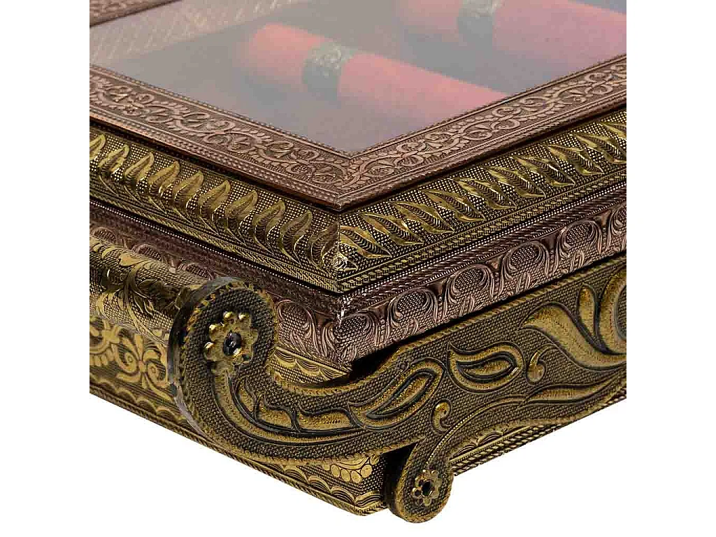 Porta-joias em metal com relevo cor cobre 43x25x12