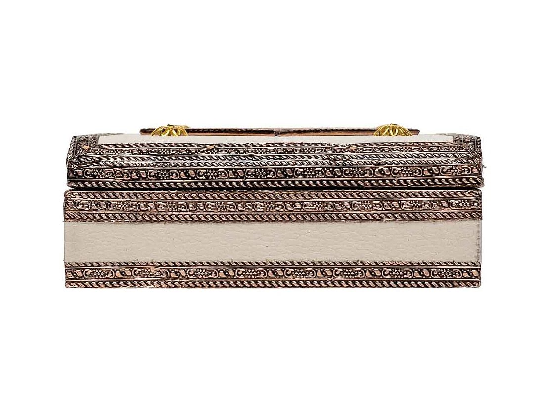 Boîte à bijoux en métal repoussé couleur cuivre 15x15x5h