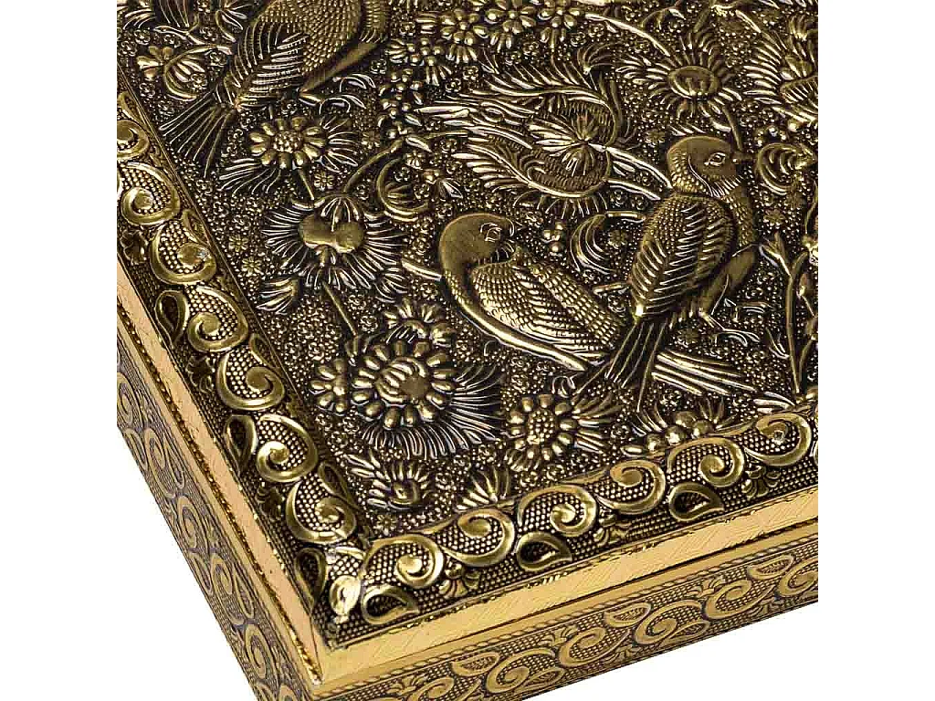 Portagioie in metallo dorato sbalzato 20x20x5h