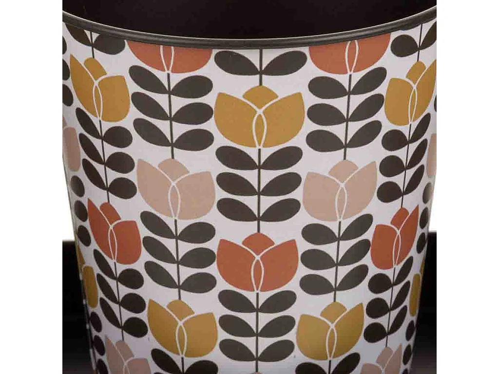 Tablett und 3 braune Metallkanister