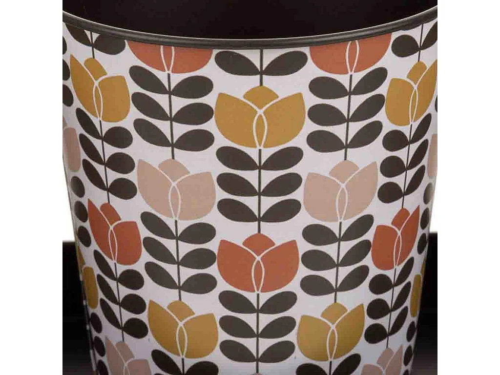 Tablett und 3 braune Metallkanister