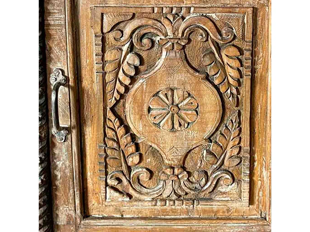 Handgefertigter Couchtisch aus braunem Holz, 50x29x69H cm