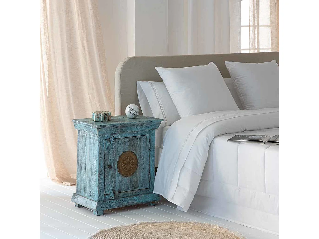 Mesinha de madeira e metal, acabamento artesanal envelhecido, 55x35x60