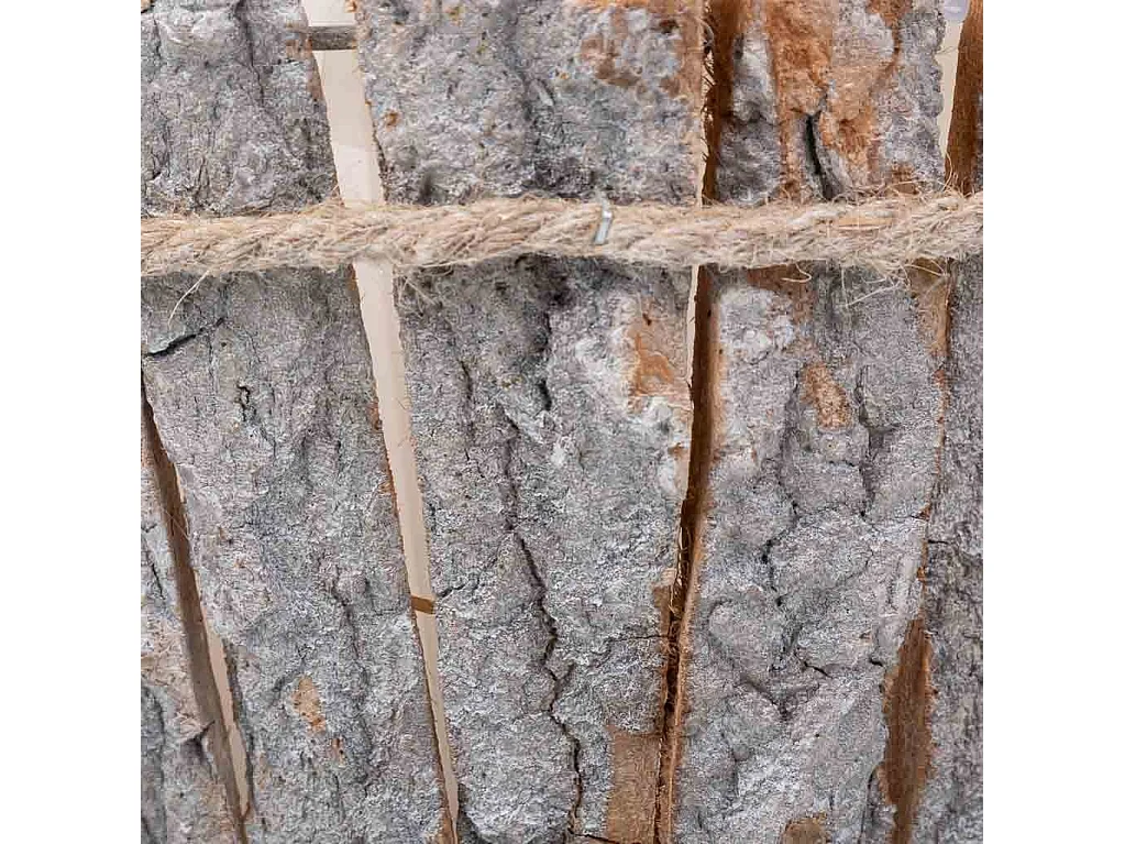 Set mit 2 braunen Holzkörben
