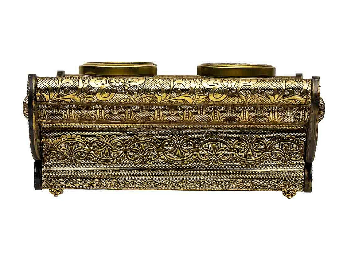 Bandeja de metal com relevo dourado 33x27,5x7