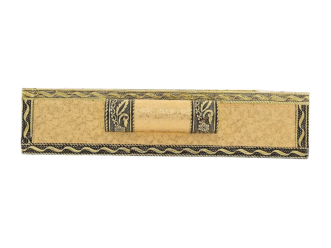 Bandeja de metal com relevo dourado 25x20x4,5