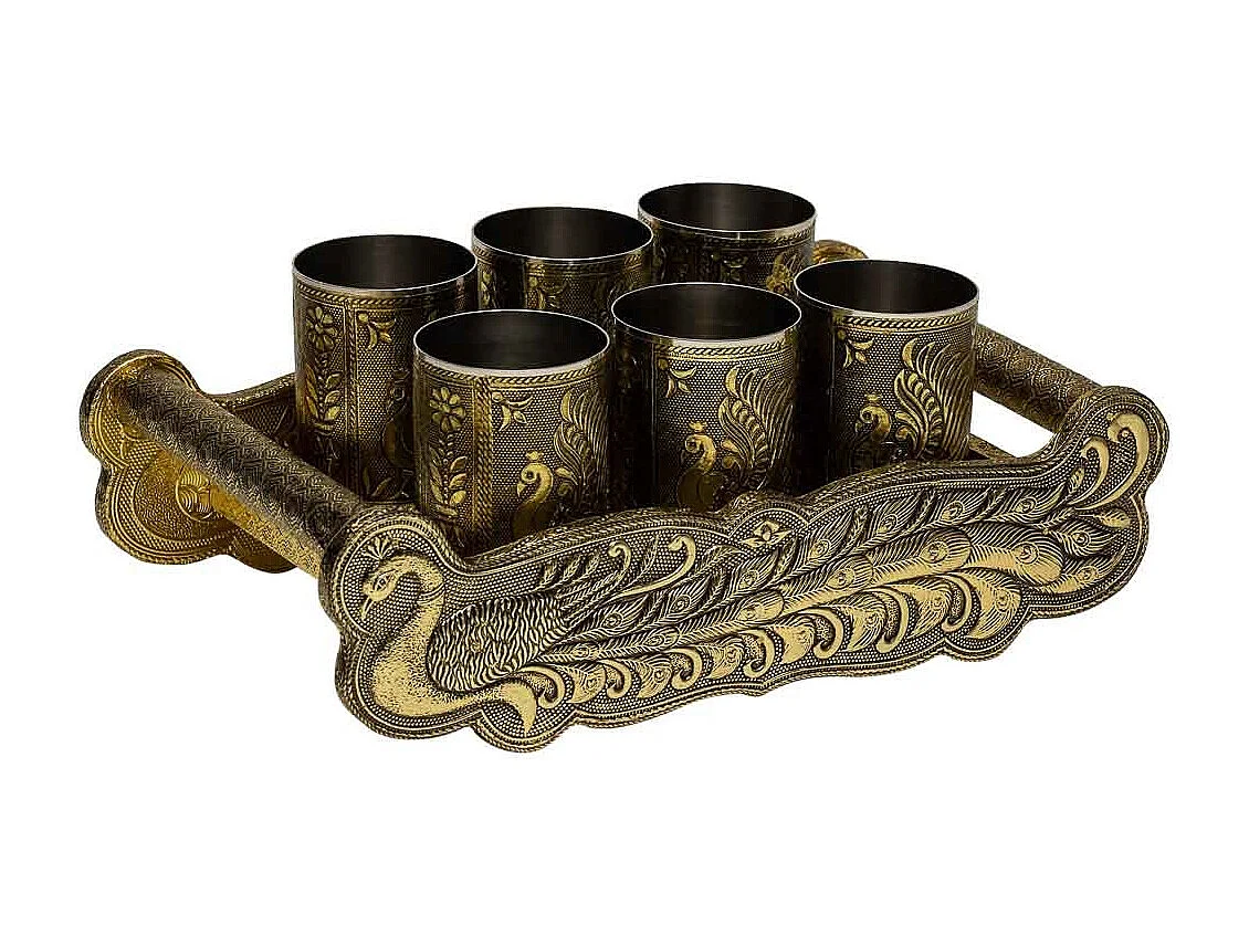 Plateau en métal repoussé doré 25x13x6h