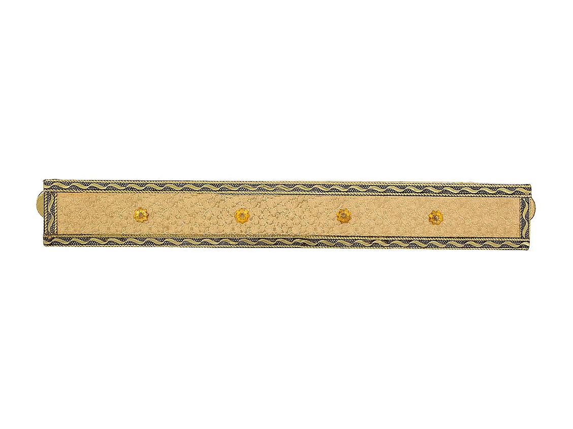 Bandeja de metal com relevo dourado 33x18x4,5