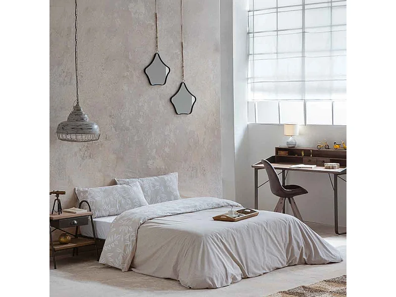 Bandeja de madeira pintada artesanalmente com 2 alças marrons 48x25x6