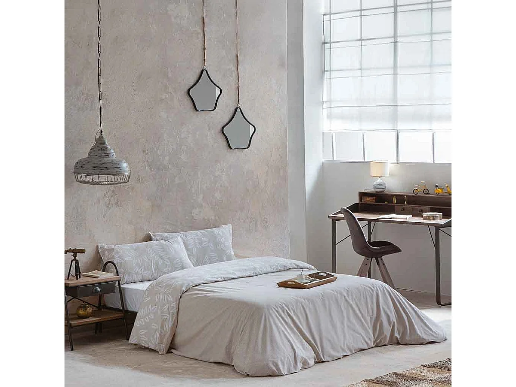 Bandeja de madeira pintada artesanalmente com 2 alças marrons 48x25x6