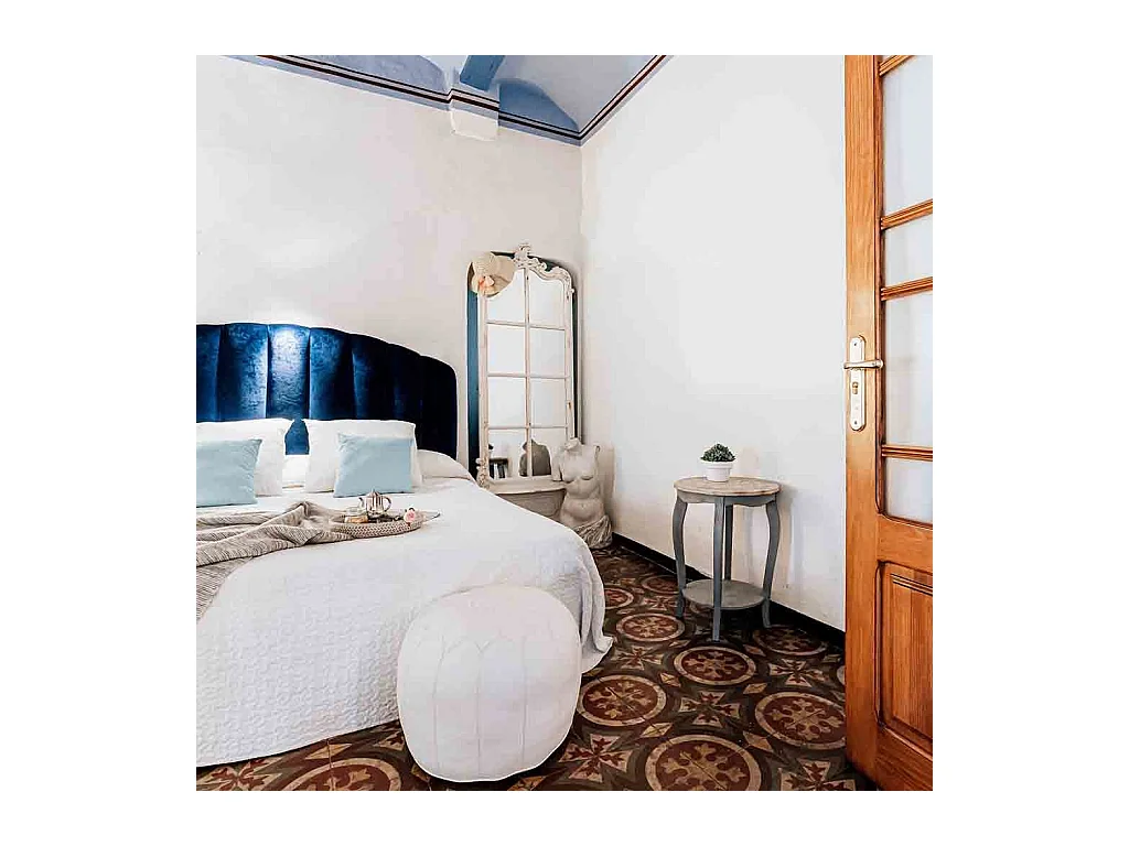 Pouf en cuir blanc 48x48x38h