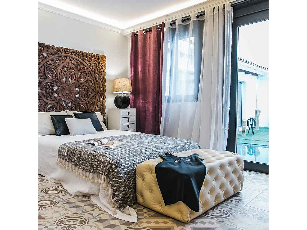 Weiße Polsterbank108x54x40h cm