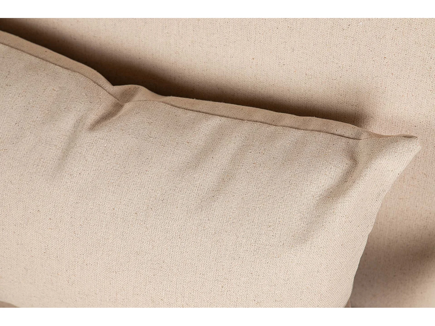 Banqueta de madeira forrada com tecido marrom 32x32x44