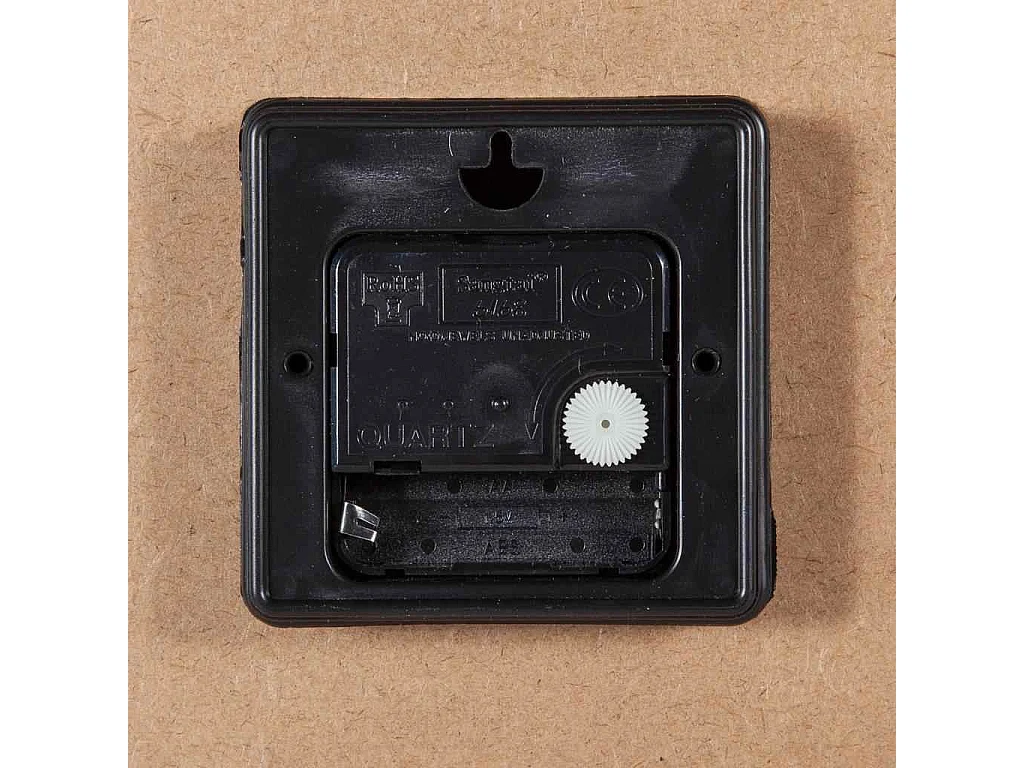 Weiße Holzwanduhr T34x2h cm