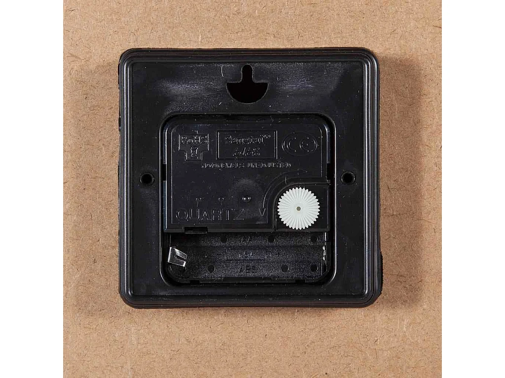 Weiße Holzwanduhr T34x2h cm