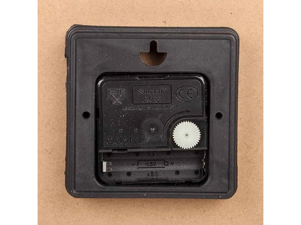 Weiße Holzwanduhr T34x2h cm