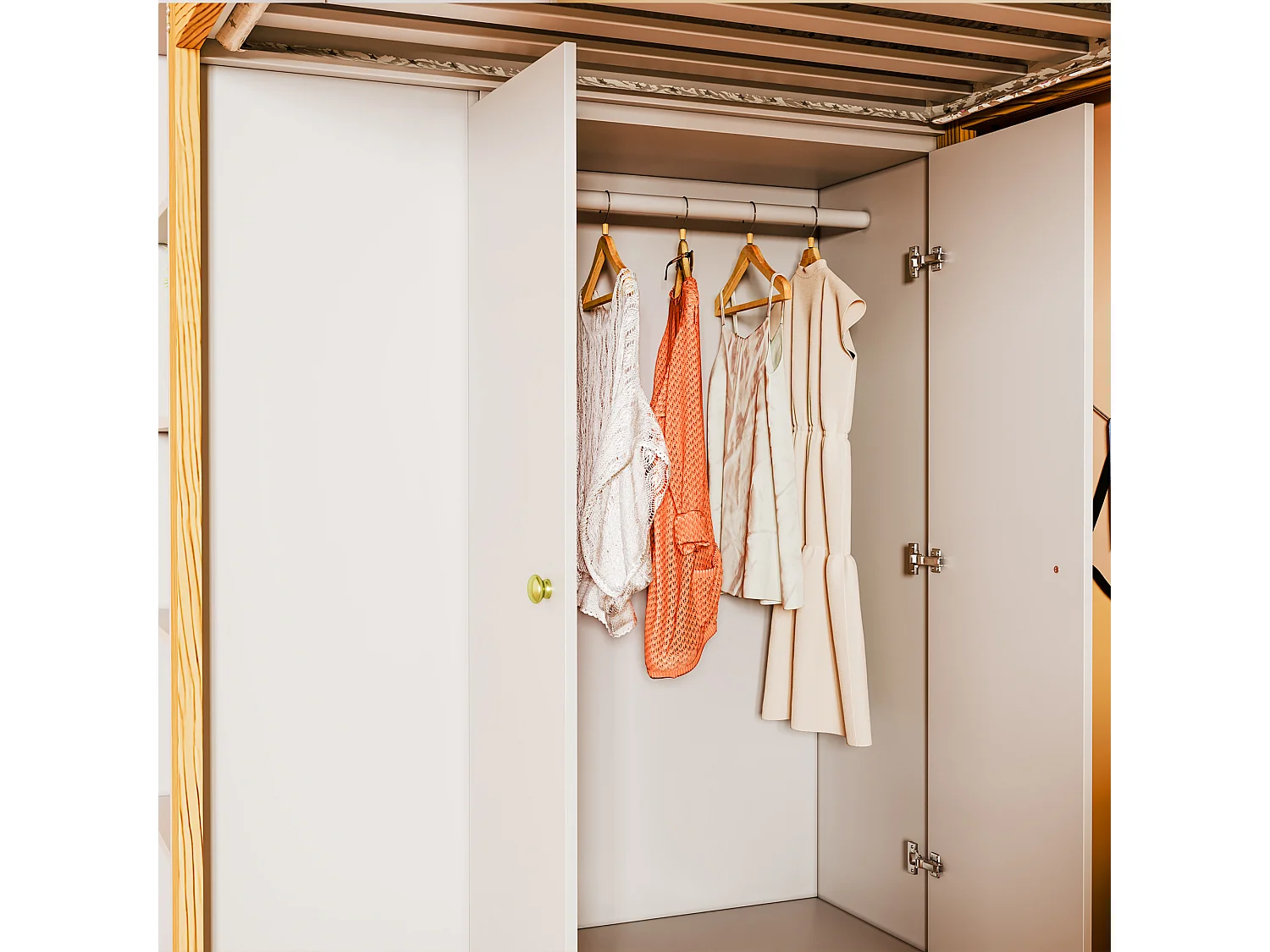 Lit mezzanine 90 x 200 cm avec armoire, étagères et compartiments - Bois de pin + contreplaqué + MDF - Blanc et bois naturel