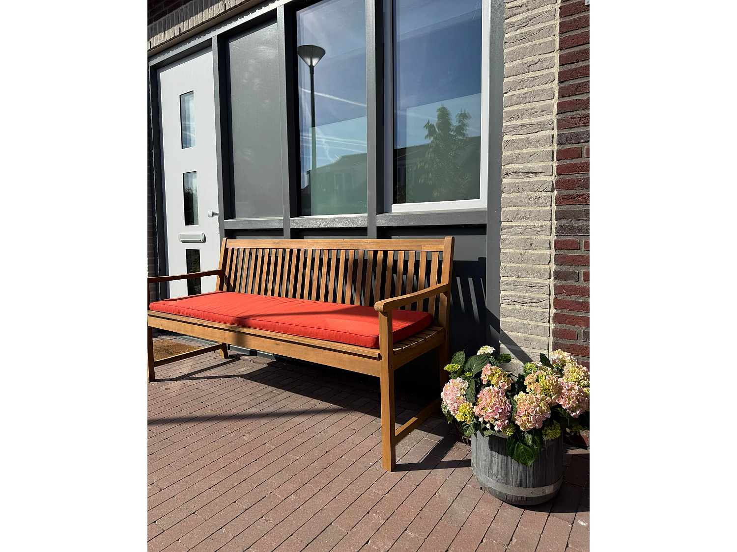 Banc avec coussin d'assise VIVARA 180 cm Bois d'acacia certifié Rouge foncé