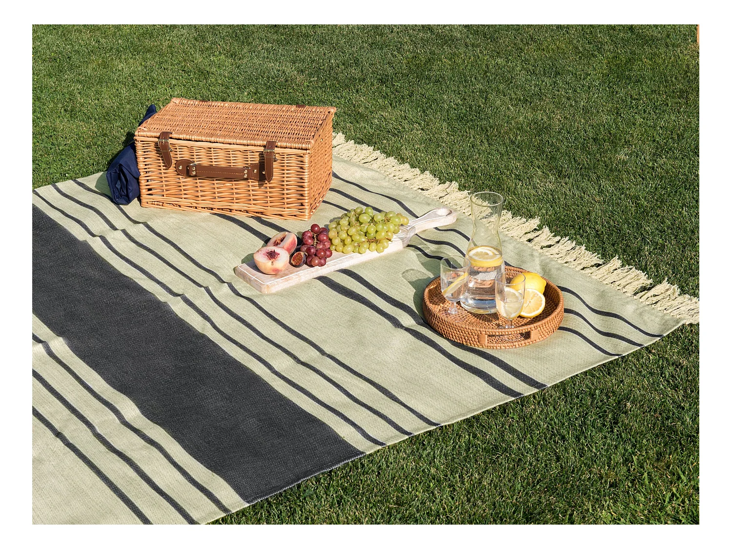 Picknickdecke Baumwolle beige/schwarz 150 x 200 cm isoliert Fransen modern Bhong