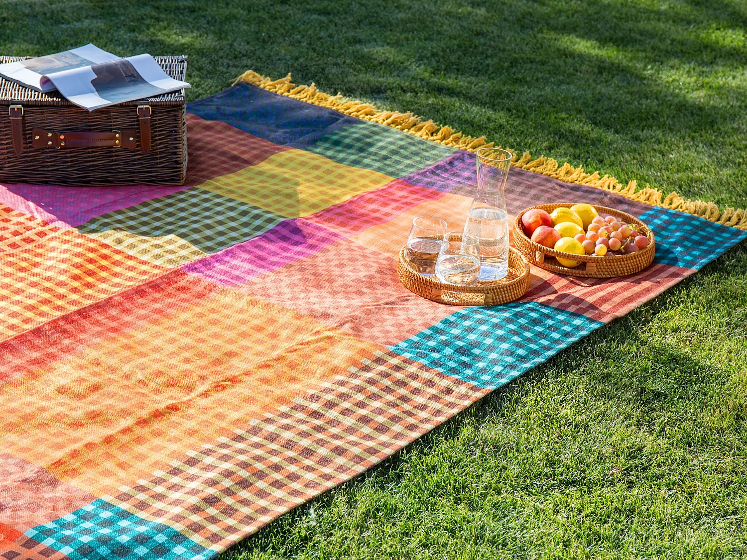 Picknickdecke Baumwolle bunt 200 x 200 cm isoliert Fransen modern kariert Buili