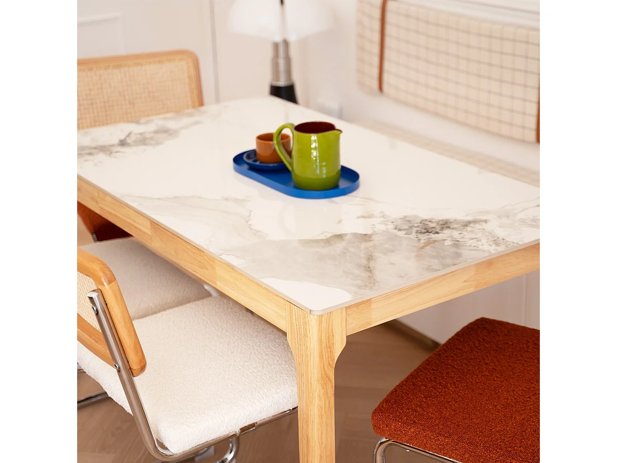 Table à manger en céramique effet pierre blanche 6 personnes, piètement bois 140 cm - Sally