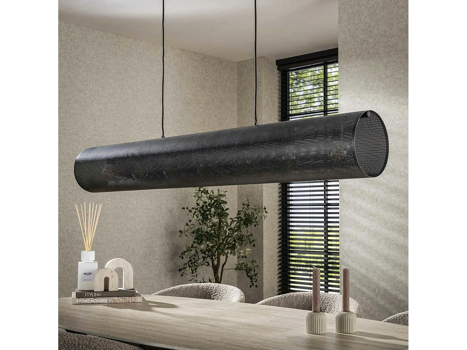 Suspension tube en métal noir perforé 7 lampes RALF