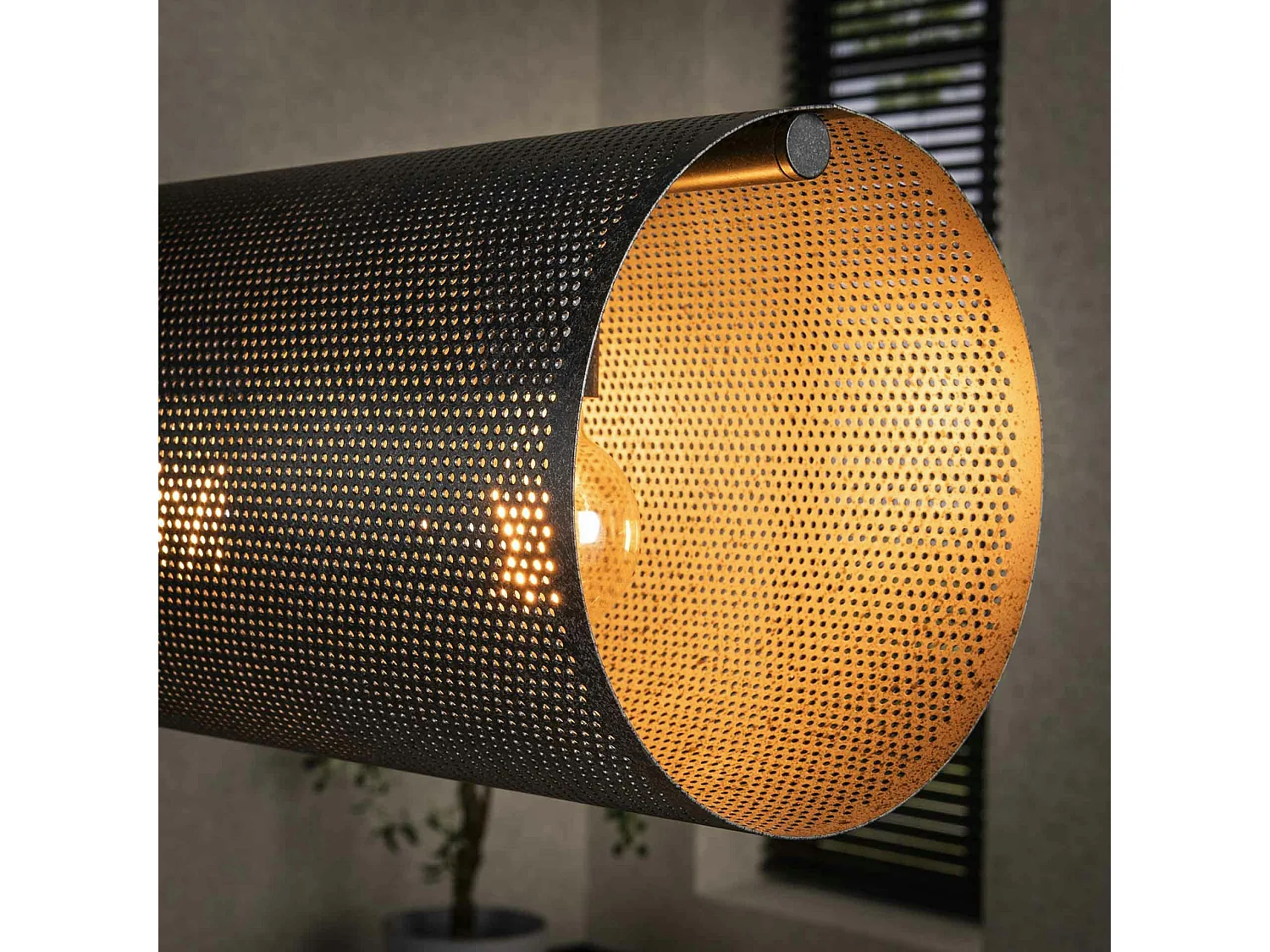 Suspension tube en métal noir perforé 7 lampes RALF