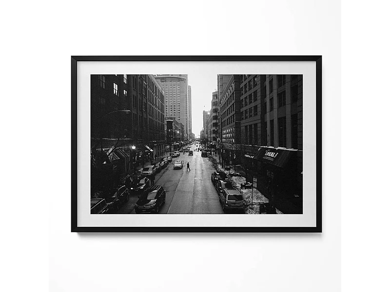 Decoratief schilderij met zwarte lijst, Zwart-witte straten van Chicago 100 x 70 cm – Perfect voor de woon- of slaapkamer