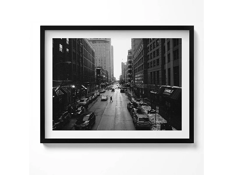 Dekoratives Gemälde mit schwarzem Rahmen, Schwarz-weiße Straßen von Chicago 80 x 60 cm – Perfekt für das Wohn- oder Schlafzimmer