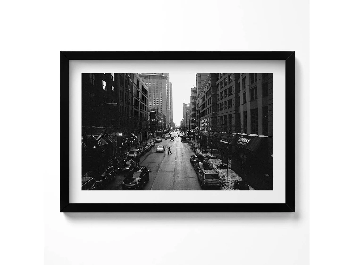 Dekoratives Gemälde mit schwarzem Rahmen, Schwarz-weiße Straßen von Chicago 60 x 40 cm – Perfekt für das Wohn- oder Schlafzimmer