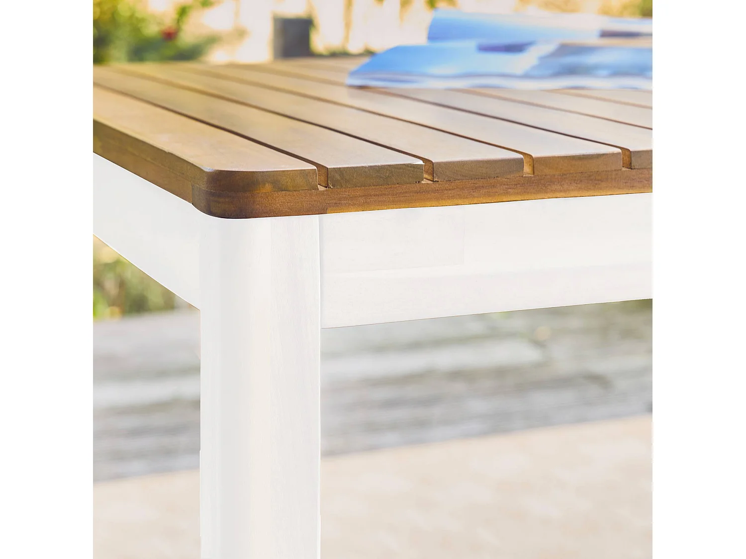 Table de jardin SENORA acacia blanc avec coins arrondis. 8 places. 160 x 90 x 75 cm