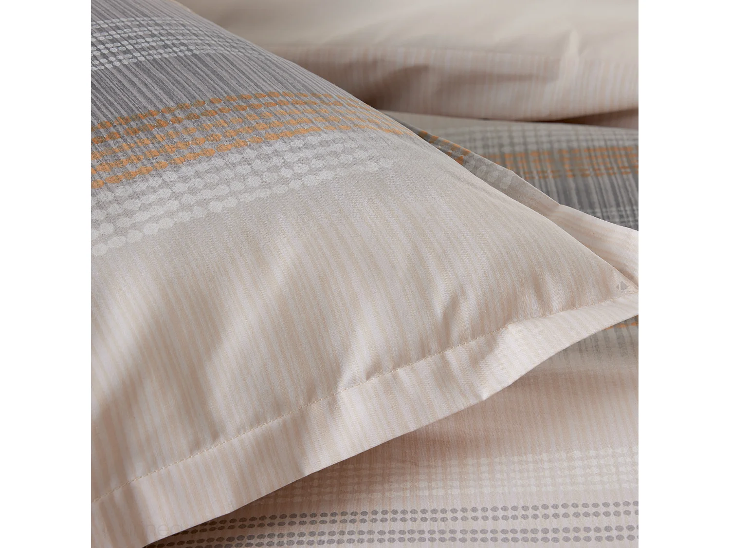 Parure de lit 240x220 cm 65x65 cm percale ESTEBAN beige 3 pièces