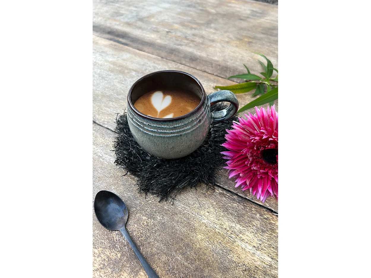 Die Fringe Raffia Untersetzer - Schwarz