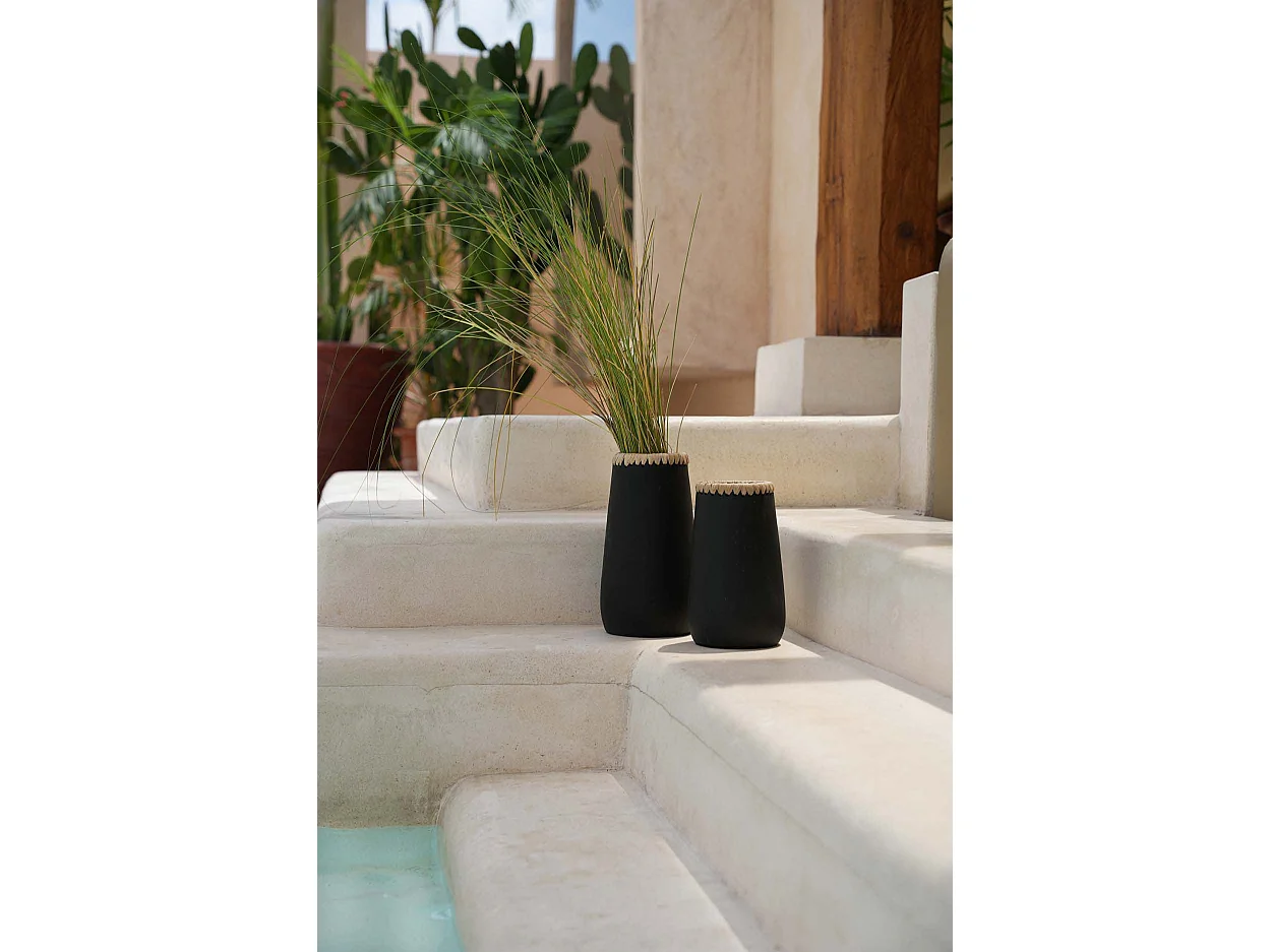 Die Sneaky Vase - Schwarz Natur - S