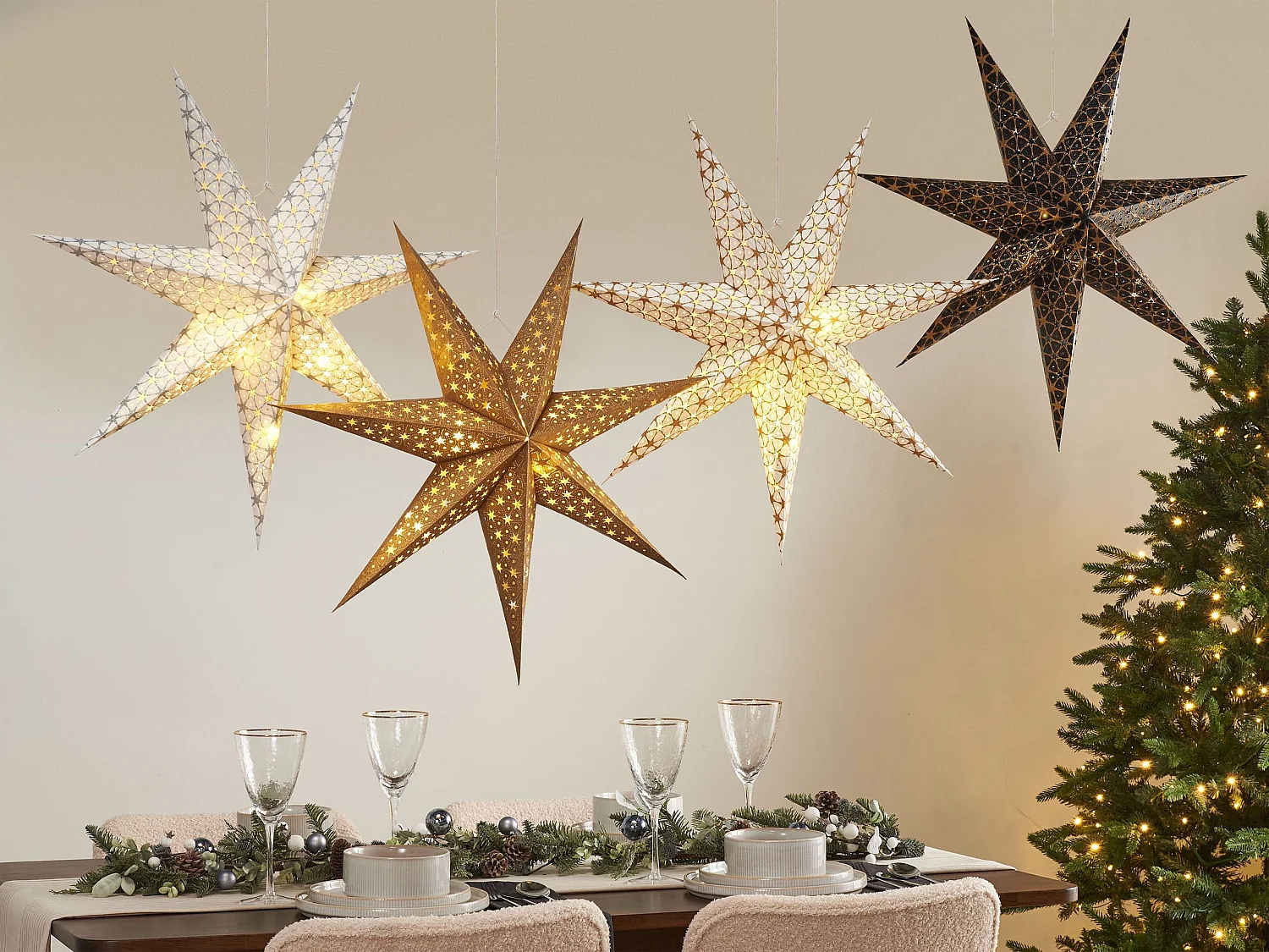 Lot de 4 décorations suspendues LED TRISUL Étoile 60 cm Multicolore