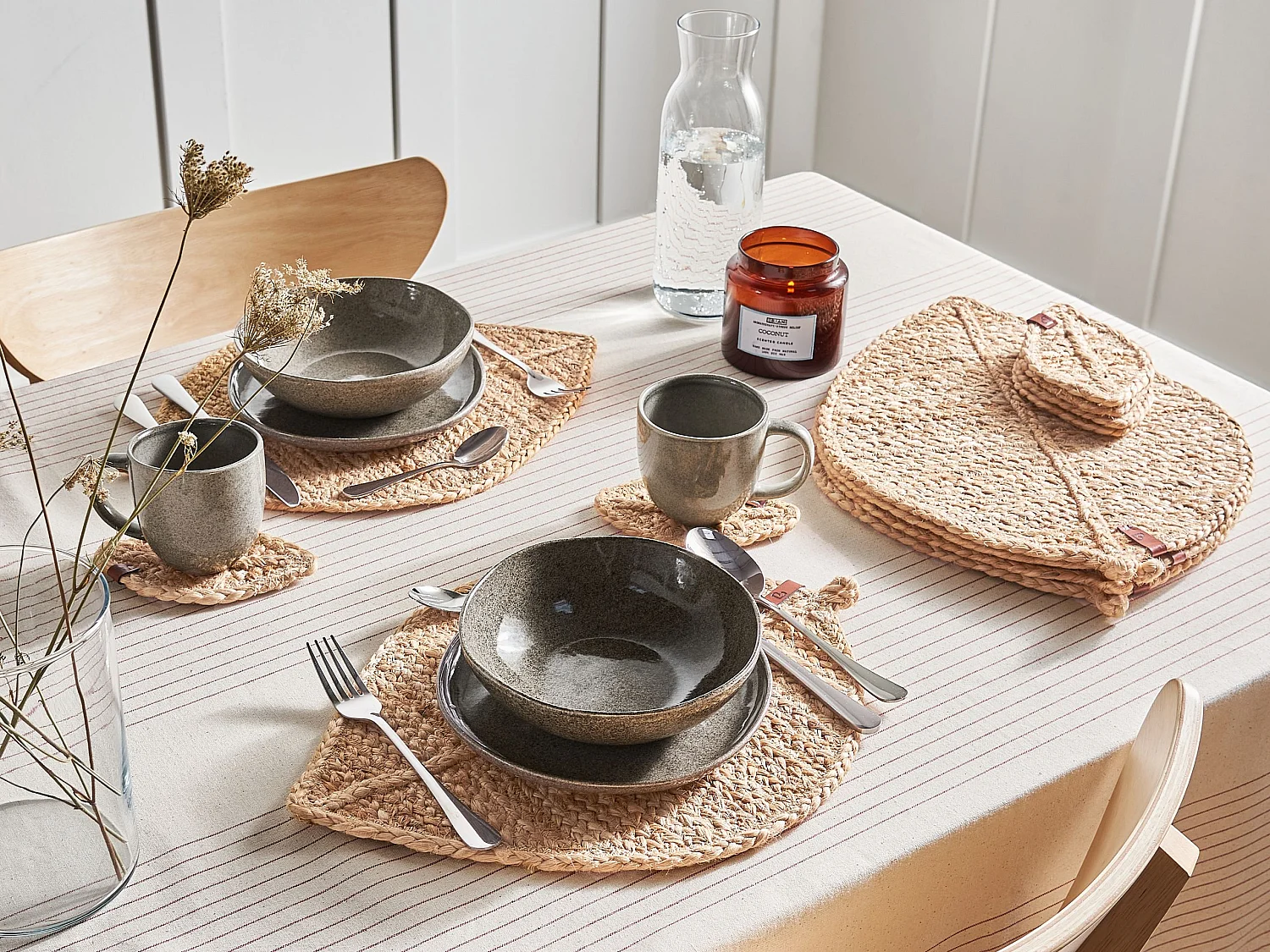 Ensemble sets de table et sous-verres PEPPERLEAF Naturel Jute
