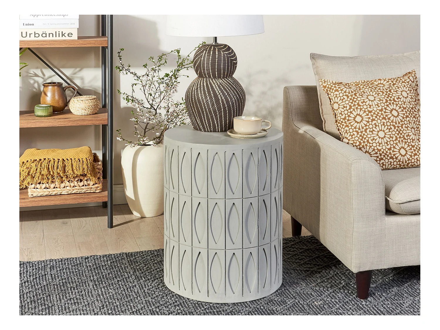 Beistelltisch grau rund ⌀ 45 cm Säulenform Betonoptik mit Muster Modern Deara